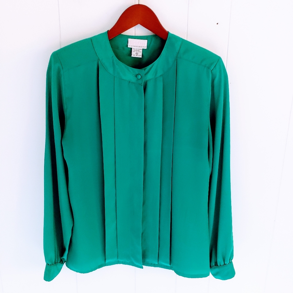 Kristen Emerald Green Vintage Button Front Top